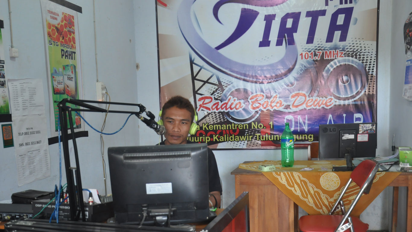 Banyuurip Membangun Desa Lewat Radio Tirta FM